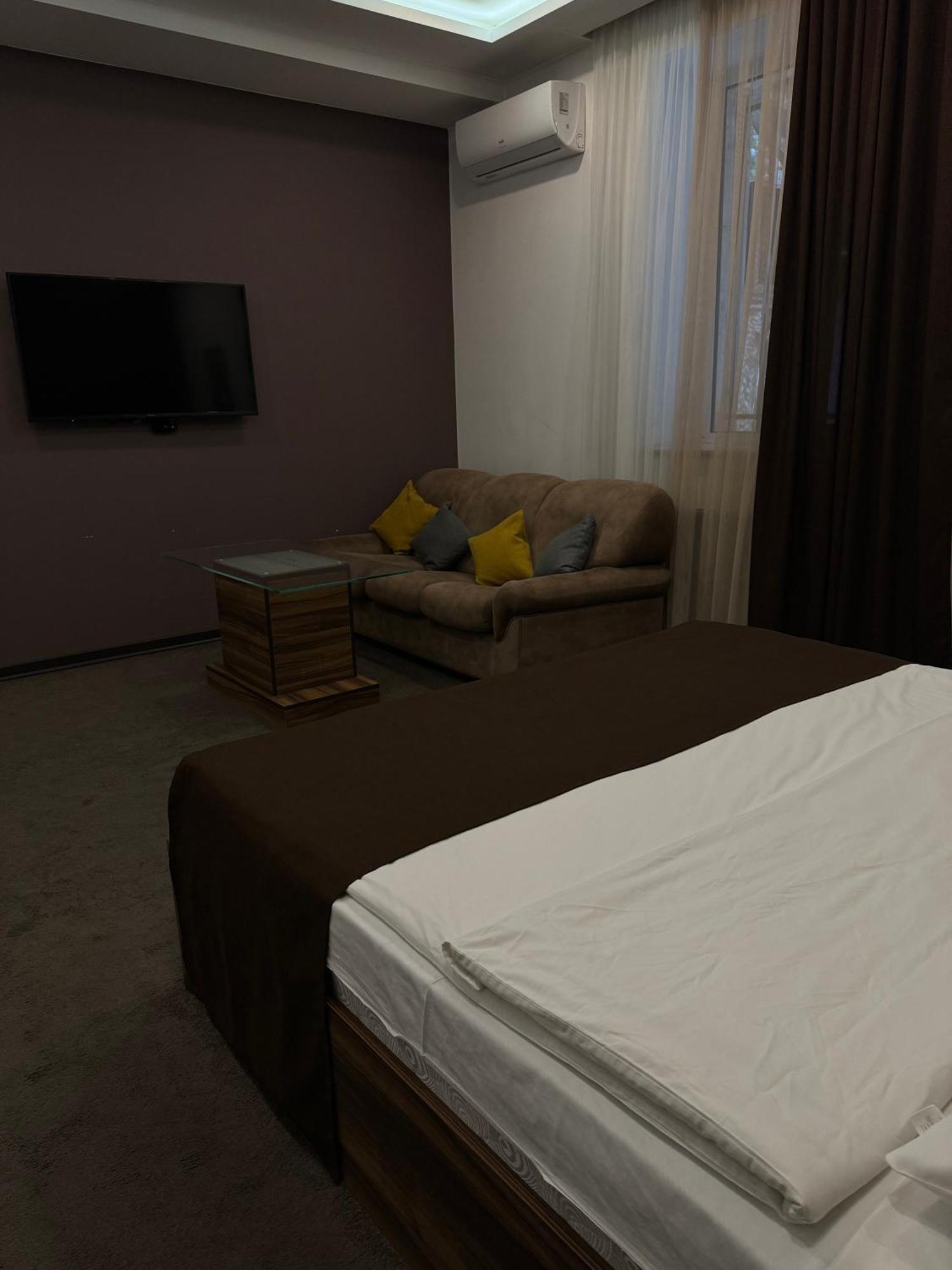Moscow Boutique Hotel Γιερεβάν Εξωτερικό φωτογραφία