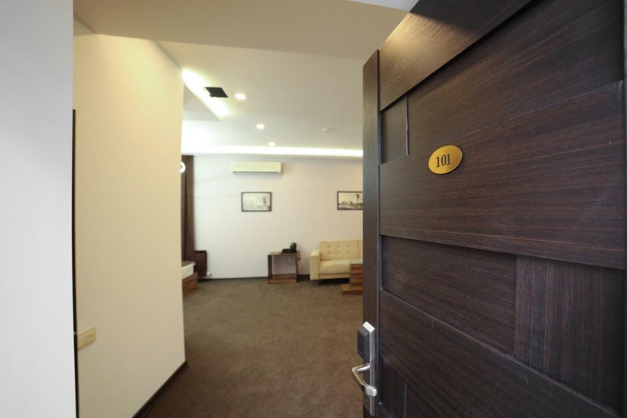 Moscow Boutique Hotel Γιερεβάν Εξωτερικό φωτογραφία